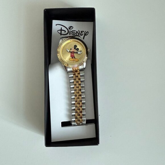 NWT - Disney Adult Classic Metal Bracelet Analog Quartz Watch - Picture 11 of 16